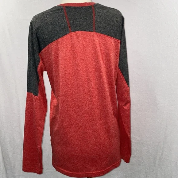 Women’s Chicago Blackhawks NHL Long Sleeve - Picture 2 of 4